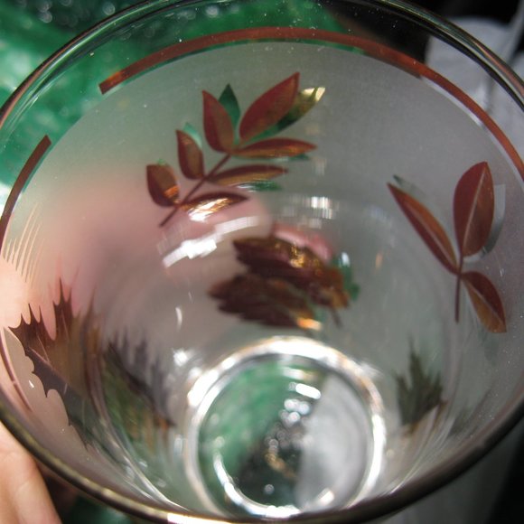 Gold leaf Glasses Set of 8 with Carrier - Picture 5 of 10